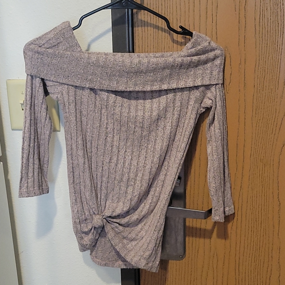 Off shoulder soft heart and hips shirt